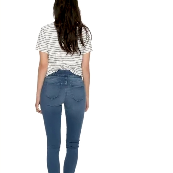NWT Old Navy Super Skinny Pull-On Jeans - Picture 2 of 8